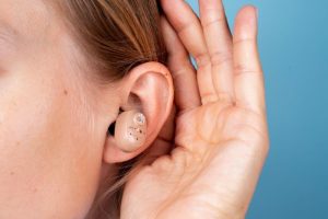 How to Insert and Remove Hearing Aids